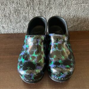 Dansko Professional Nurse Clogs Women's Size EU 38 US 7 Multi Colored Comfort